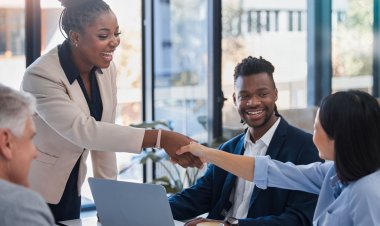 Role of Real Estate Agents in Negotiating Deals and Contracts